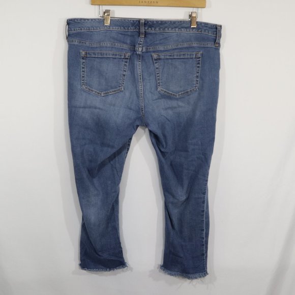 Torrid Boyfriend Distressed Jeans Raw Hem Size 14 - Picture 4 of 4